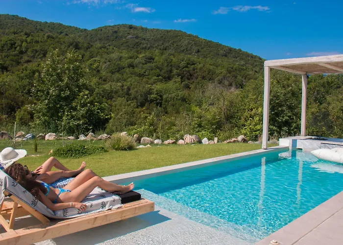 Aristotelia Gi - Premium Luxury With Private Pools * Olympiada