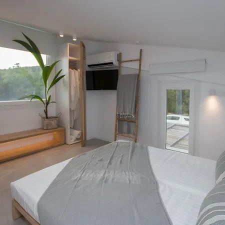 Aristotelia Gi - Premium Luxury With Private Pools *