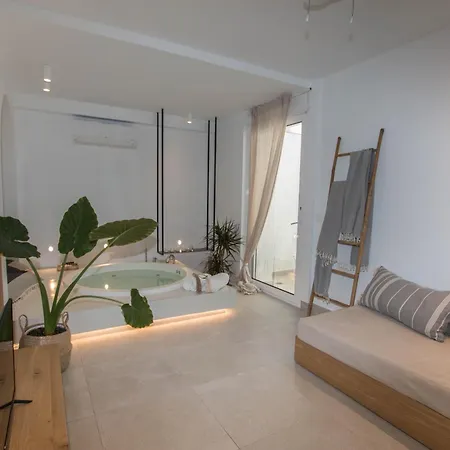 Villa Aristotelia Gi - Premium Luxury With Private Pools *