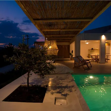 Aristotelia Gi - Premium Luxury With Private Pools *