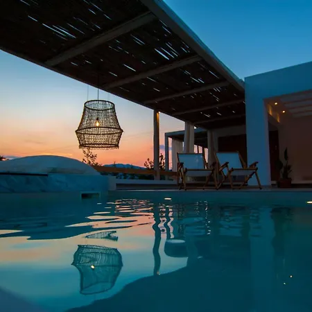 Aristotelia Gi - Premium Luxury With Private Pools *