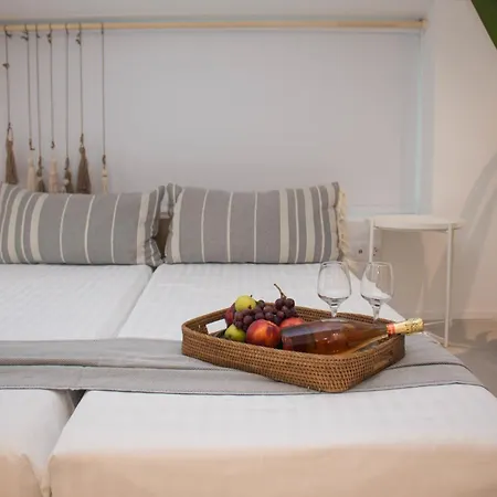 Aristotelia Gi - Premium Luxury With Private Pools *