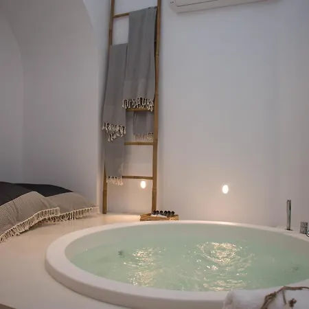 Aristotelia Gi - Premium Luxury With Private Pools