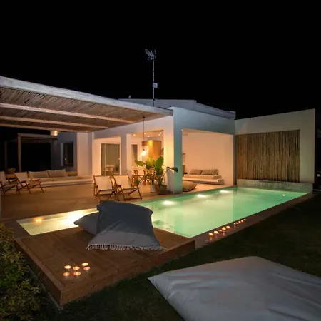 Aristotelia Gi - Premium Luxury With Private Pools