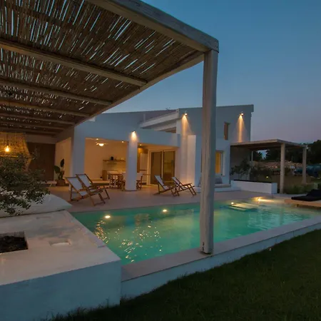 Aristotelia Gi - Premium Luxury With Private Pools