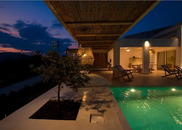 Aristotelia Gi - Premium Luxury With Private Pools *