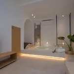 Aristotelia Gi - Premium Luxury With Private Pools Olympiada