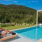 Aristotelia Gi - Premium Luxury With Private Pools * Olympiada