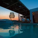 Aristotelia Gi - Premium Luxury With Private Pools *