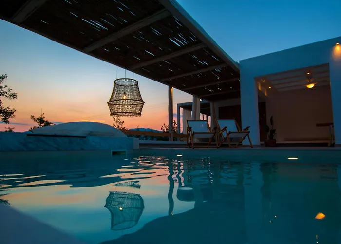 Aristotelia Gi - Premium Luxury With Private Pools *